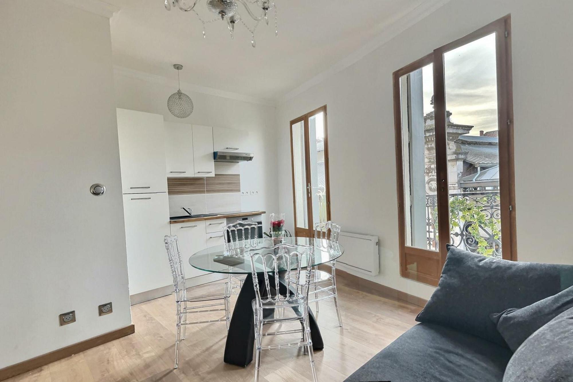 Appartement De Charme Avec Balcon Au Pied Des Commerces بزييه المظهر الخارجي الصورة