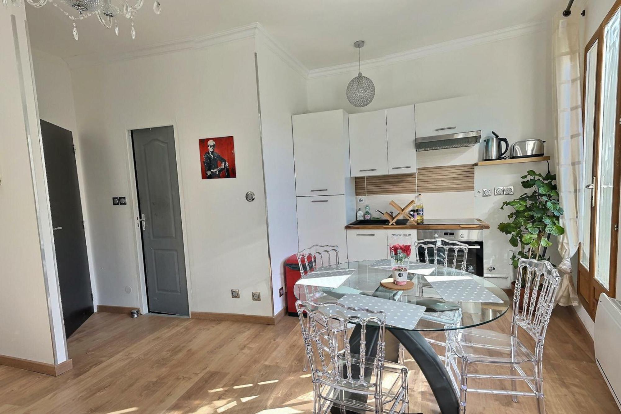 Appartement De Charme Avec Balcon Au Pied Des Commerces بزييه المظهر الخارجي الصورة